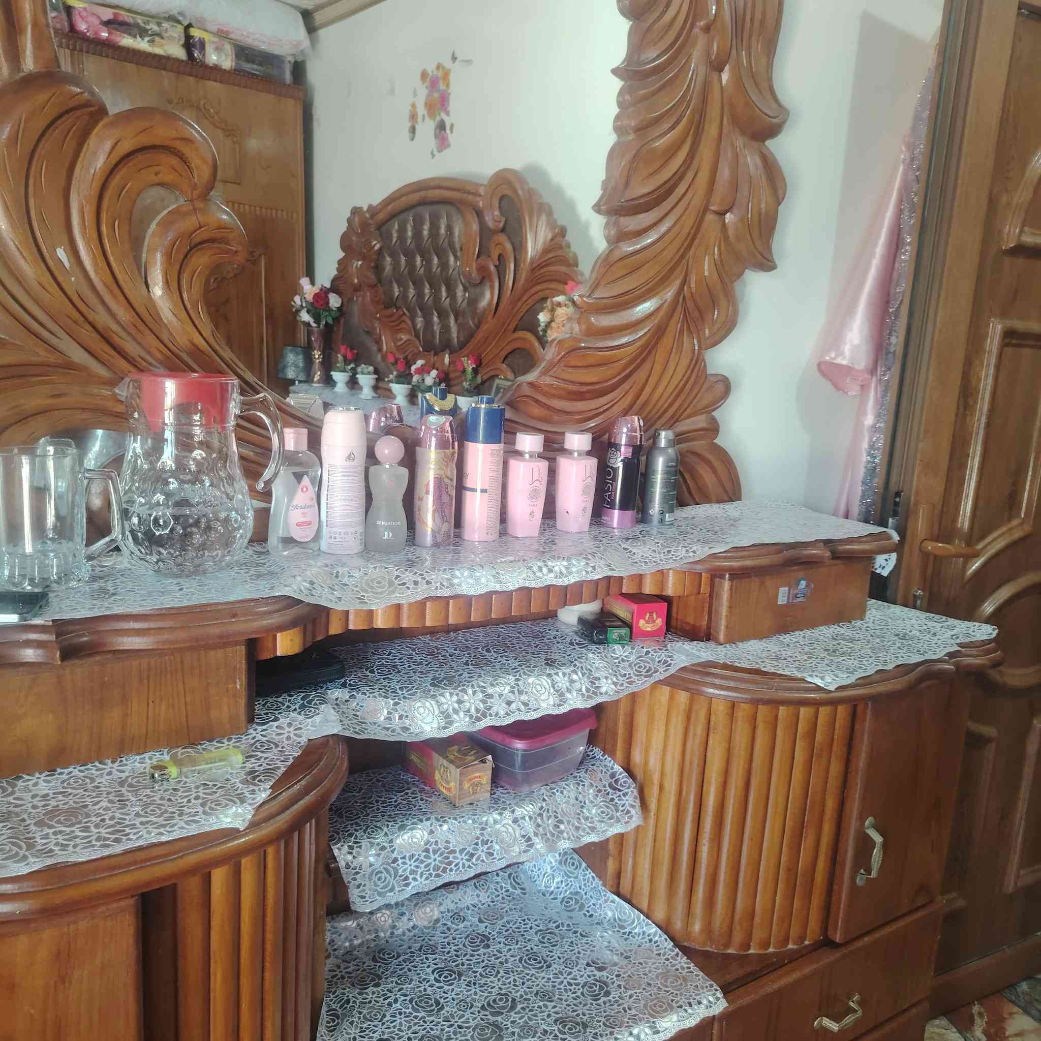 سلام عليكم غرفت نوم للبيع صاج بعدهة جديده احله من الصور  المكان قريت اجحله للستفسار علرقم ***********
