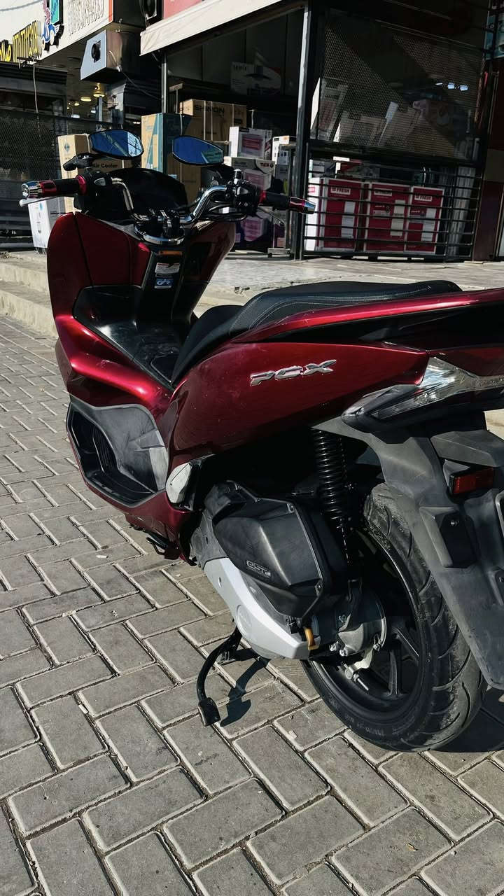 السلام عليكم pcx جيل الثالث الياباني رمبه دراجه ماداخله تصليح وأي نقص مابيهة مكفوله من كلشي بيهة تتدفئه يدات شلعه ومعدل مكفوله مابيهة اي صوت للبيع فقط سعر ٢٣ وبيهة مجال بسيط مكاني بغداد الدوره *********** بي واتساب
