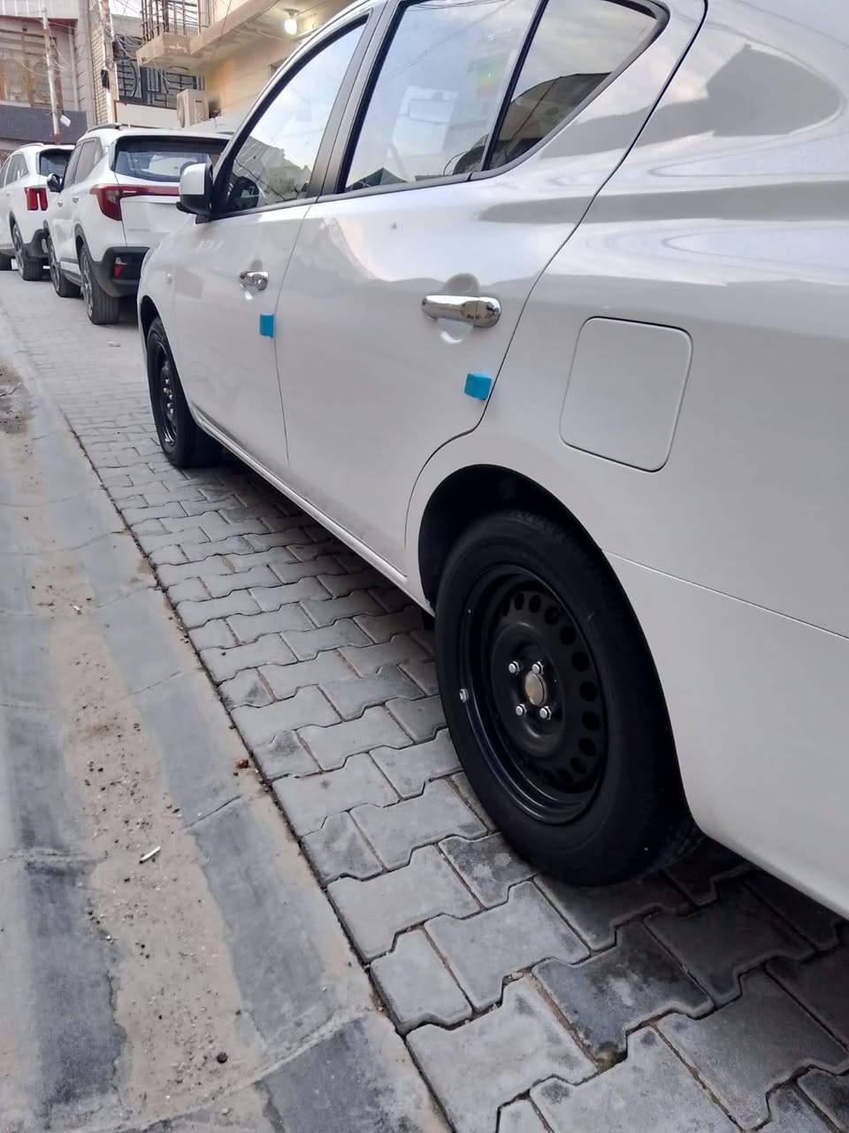 السلام عليكم للبيع نيسان سني هندي بليتة زركه 2024 كفاله عامه من كلشي ماشيه 11 الف السياره كله على وضع الشركه  رقم بغداد بسمي لل استفسار هاذ رقمي واتساب ما متواجد عل فيس ***********
