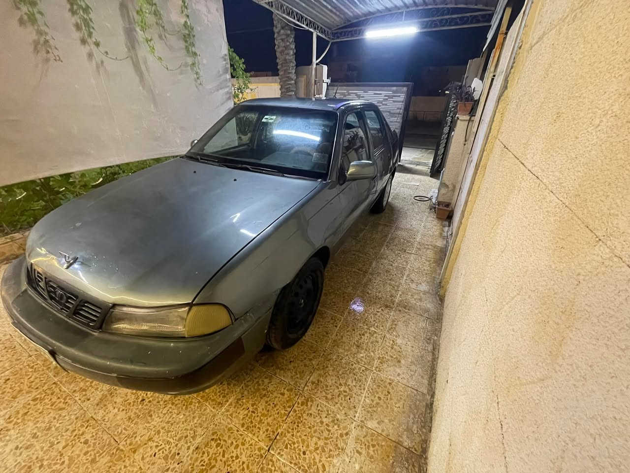 دايو سلو موديل 95
مشروع وطني 
بطاقه بانزين بيها

محرك يصرف
سعر 20 
***********

