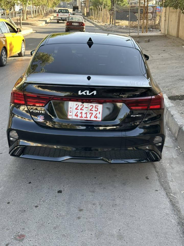 كلين بدون قطرة صبغ
بيها تعديل بارد بعلامة الكيا الخلفي فقط . 
ماشيه 34 الف مايل 
فول مواصفات عدا السلايت 
مرقمة دهوك 
سنويه جديدة 
فحص وهزة جديد 
كاملة مكملة ما تصرف ربع عليها 
تحويل ثاني يوم
السعر 168 مجال بسيط جدا 
*********** 

0750 749 7981
