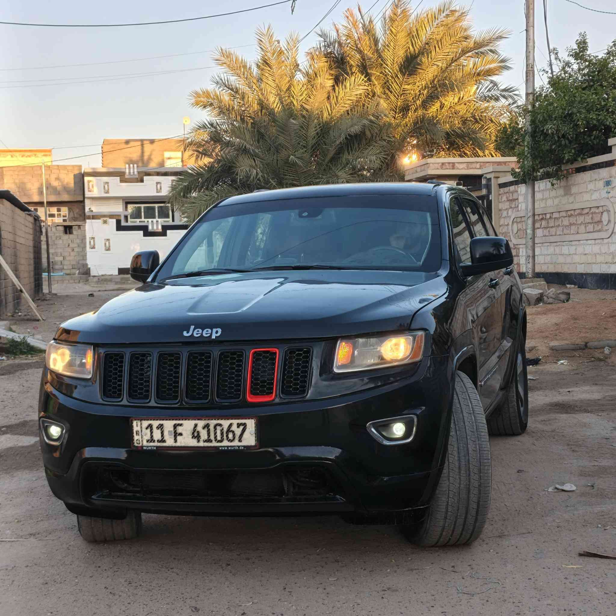 سلام عليكم جيب لبيع او مراوس  موديل 13محدث بجم 15رقم بغداد دولي بسمي كير مكينه مكفولات 6سلندر ضر جاملغ بنيد مصبوغه حزام شبر بل قماره بدون دواخل السعر 130بيها مجال *********** 
ذا اكو مراوس قل منها
