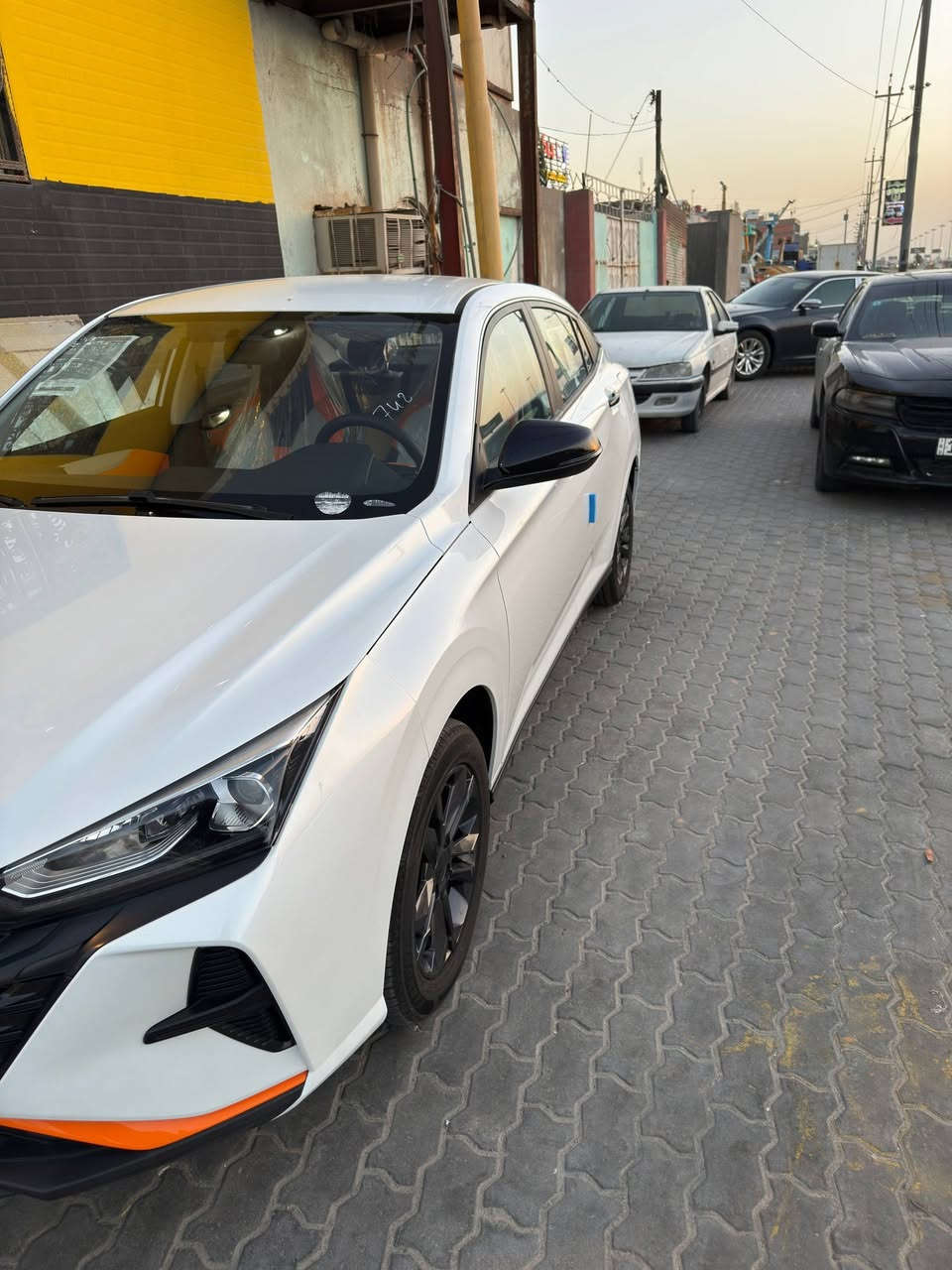 السلام عليكم للبيع دون فنك شاين موديل 2025 رقم اربيل
سيارة جديدة بعدها مثل مموضح بالصور وبضمان
مواصفاتها 
1_ بصمة تشغيل + دخول بصمه
2_ صندوق كهربائي بالاضافة مساحه تخزين كبيرة 
3 _ شاشة لمس كبيرة 
4_ تحكمات ستيرن
5_كامرة خلفية
6 مكينة 1500 اقتصادية بصرف الوقود جداً 
7_ مقاعد رياضية 
8_ سيارة ماشية 4000  كيلو متر بعدها زيرو
9_ كيرها رياضي 6 سرعات
10_ هاند بريك
سعرها 125$ ورقه قابل للتفاوض للجاد بشراء 
رقمي: ***********
عنواني البصرة _المعقل
