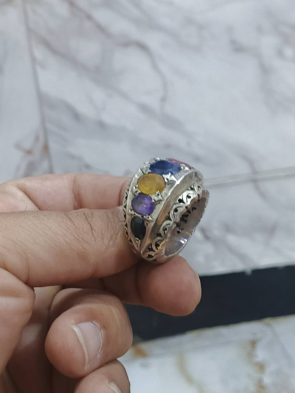 السلام عليكم 
جامع الاحجار صياغه يدويه ثقيله وبي احجار كلها اصليه مثل ما واضح في الفديو مهتم يتفضل خاص حبايب يوجد توصيل كافه العراق


**إذا كنت صاحب هذا الإعلان وتريد حذفه لأي سبب، رجاءا أرسل رسالة إلى الدعم الفني**