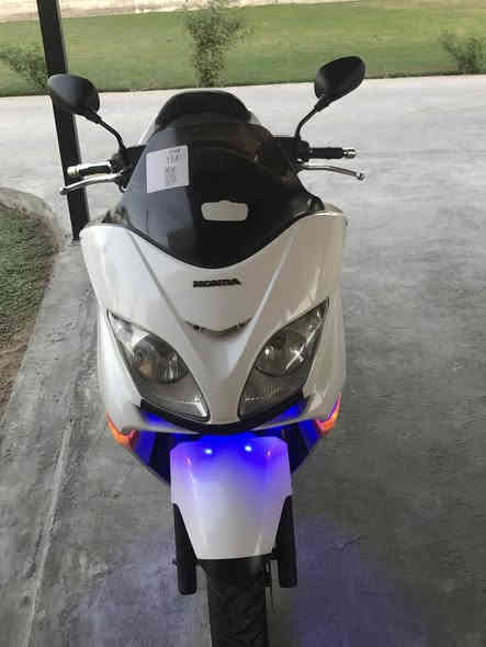 السلام عليكم شباب دراجه للبيع فورزا  08 دراجه حلوه ومرتبه جاهزه ع اخر حبايه ادامه كامله مسويلها مجفته تجفيت كامل ومضبوط وتجي تفحص وتقتنع بيها الدراجه منفوضه نفض من تايرات فلتر هوه ملف شحن باتري مري بطيخه كله جديد وبيها ورقه وحده مال منفيس بس دراجه كامله مكمله السعر 850 الف وبيها مجال كلش بصيط والي يكول غاليه يلكه احسن منها ان شاء الله مكاني بغداد قريب ع بسمايه اتصال ع الرقم *********** تحياتي الكم
