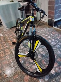 بايسكل ما مستعمل أبد أبد نضيف كلش السعر 150وبي مجال  الرقم 07762436474