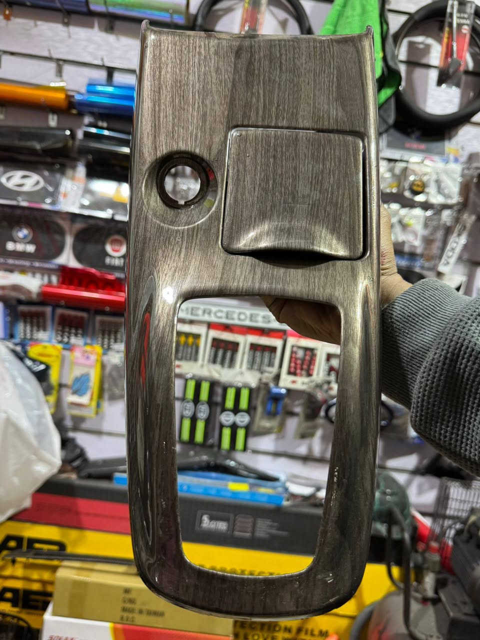 بسم الله ماشاء الله ❤️ 
تجديد دواخل السيارة بالكامل 💪 
طباعه مائيه ابانوس  💥 
لانسر بوما 🛻 🦉🦉
أوتو كار ☝️


**إذا كنت صاحب هذا الإعلان وتريد حذفه لأي سبب، رجاءا أرسل رسالة إلى الدعم الفني**