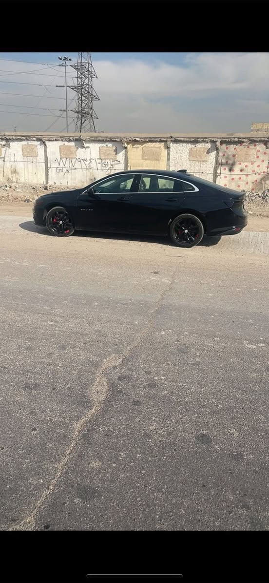 ماليبو موديل 23. ماشيه ٤٠. معوقين بسم خال صديقي  بعده زغير بصحه جيده حادثها مرفق ب المنشور حادثه مو كلش قوي ايرباك ستيرن فقط كمبريسر واكف فول السياره عده الفتحه تحكمات فول تبريد قطعتين موصفات Lt.      السعر ١٠٨

*********** بغداد الشعب
