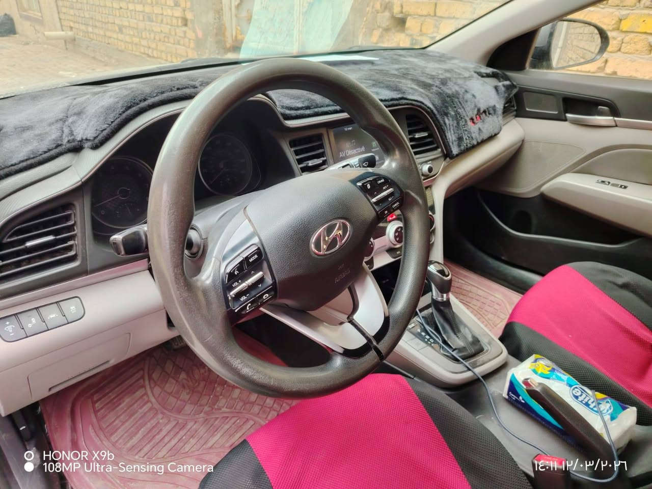 سيارة النترا 2019 أمريكي دوش 
تخم تاير جديد
ادامة كاملة للسيارة وحدادية كاملة جديدة 
مكينة مفتوحة كازكت 
حادث ما عابر
حادث امريكا بالصور كذلك رقم الشاصي 
السعر 133$
*********** واتساب
