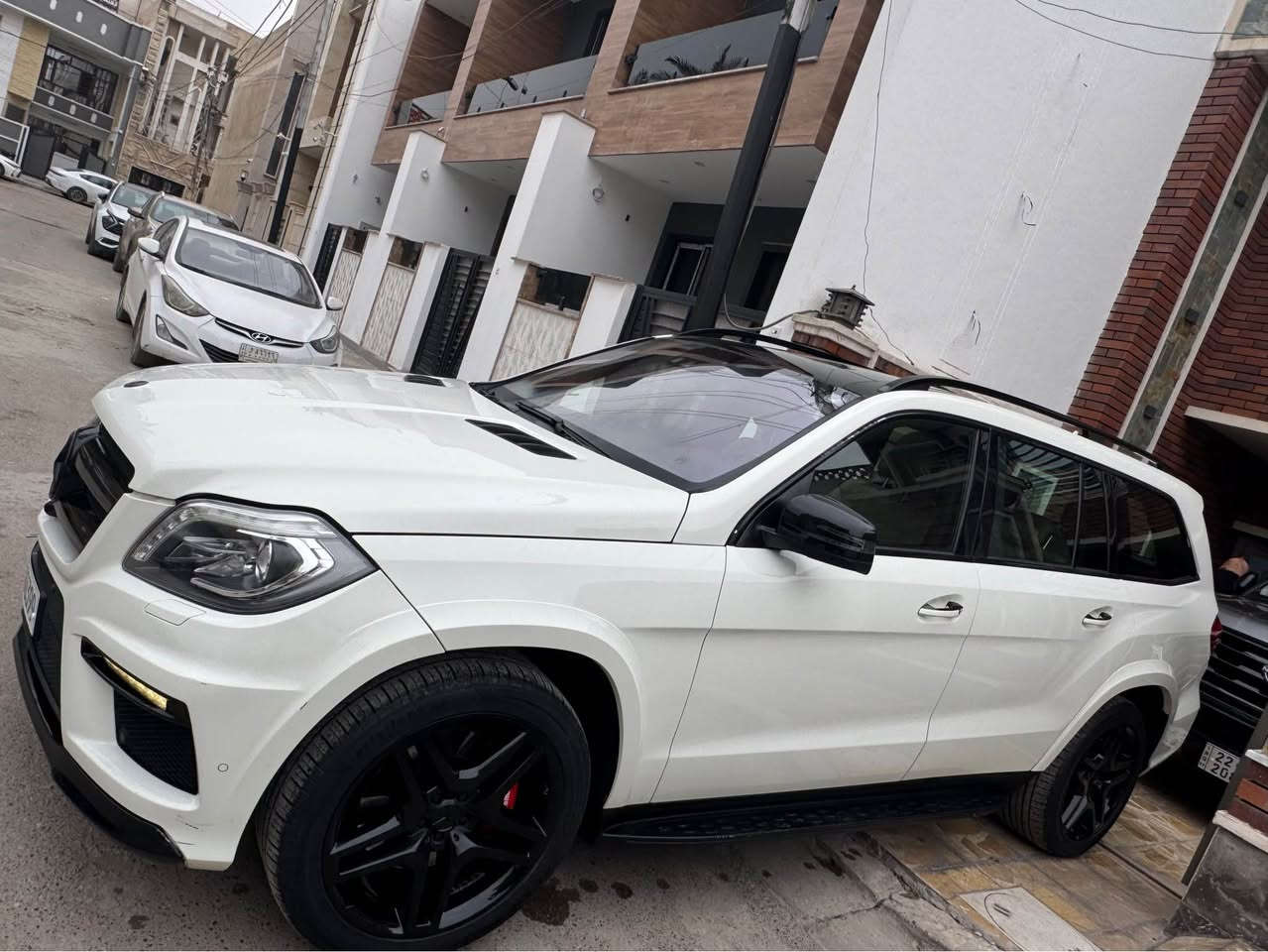 🔥 للبيع – مرسيدس GL 500 موديل 2013 🔥
وكالة خليجية | مواصفات كاملة | 

🔹 الموديل: 2013
🔹 المحرك: 8 سلندر قوي
🔹 المسافة: 152,000 كم فقط
🔹 الوكالة: خليجي
🔹 الحالة: مكفولة من الضرر والصبغ 100%
🔹 اللون: أنيق وجذاب
🔹 الفئة: فول مواصفات – للأخير
🔹 الكت: AMG بلادي

✨ المواصفات البارزة:
✔️ جلد فاخر كامل
✔️ فتح سقف بانوراما
✔️ مقاعد كهرباء مع تبريد وتسخين
✔️ ذاكرة مقاعد
✔️ شاشة كبيرة + نظام ملاحة
✔️ كاميرات 360°
✔️ حساسات أمامية وخلفية
✔️ نظام تعليق هوائي AIRMATIC
✔️ نظام صوت فاخر
✔️ بصمة تشغيل + دخول ذكي
✔️ جميع الأنظمة شغالة بكفاءة عالية

🛡️ الأمان:
✔️ جميع الإيربكات سليمة
✔️ فحص + هزة + سنوية كلها جديدة
✔️ تحمل لوحات أربيل الجديدة

📄 التسجيل:
✔️ باسمـي شخصيًا
✔️ جاهزة للنقل فورًا

💰 السعر245 ورقة (قابل للنقاش للجادين فقط)

📍 العنوان: الدورة – شارع أبو طيارة
📞 للاستفسار. ***********

🚗 السيارة نظيفة جدًا، استعمال شخصي، وجاهزة من كلشي
فرصة حقيقية للي يعرف قيمة الـ GL 500 💎 بغداد, العراق
