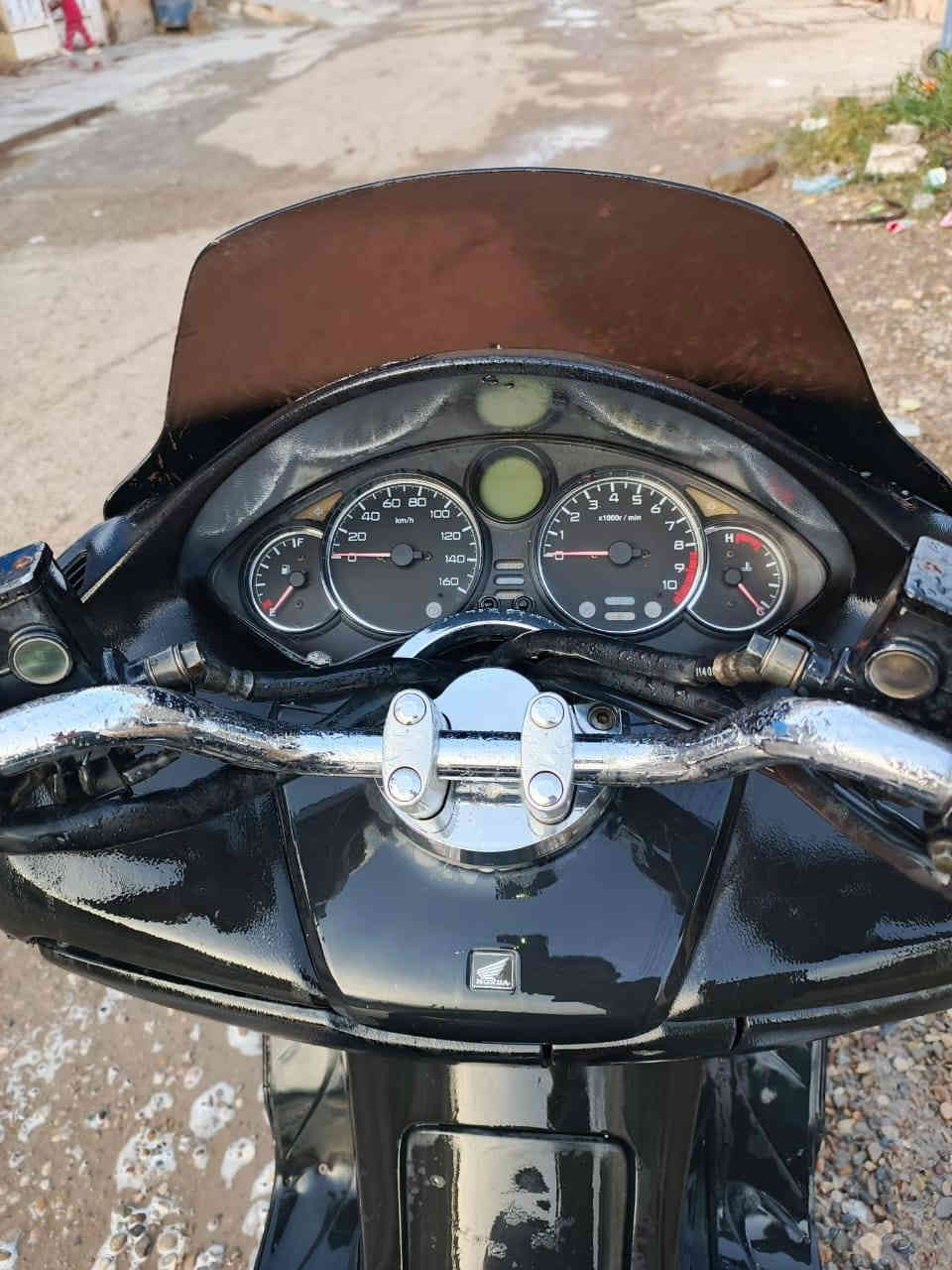 السلام عليكم ورحمه الله وبركاته دراجه فورزا للبيع 0 9 دراجه حلوه ونظيفه مكينه نشيطه وما مفتوحه السعر مليون وبيها مجال للطيبين رقم الهاتف وواتساب عليه *********** مكان ديالى
