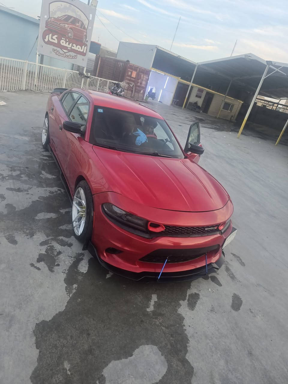 دوج ١٧ أصل سته سلندر مرتبة نظيفة ضربة جاملغ الايمن مكانها سماوه السعر ١٩٠ وبيه مجال ***********
