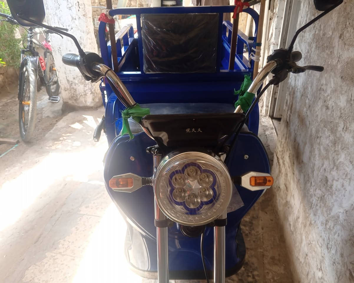 السلام عليكم ستوتة شحن للبيع نضيفة سعره 1100 
مليون و100 . العنوان بغداد مدينة الصدر قطاع 54
رقم الهاتف ***********
