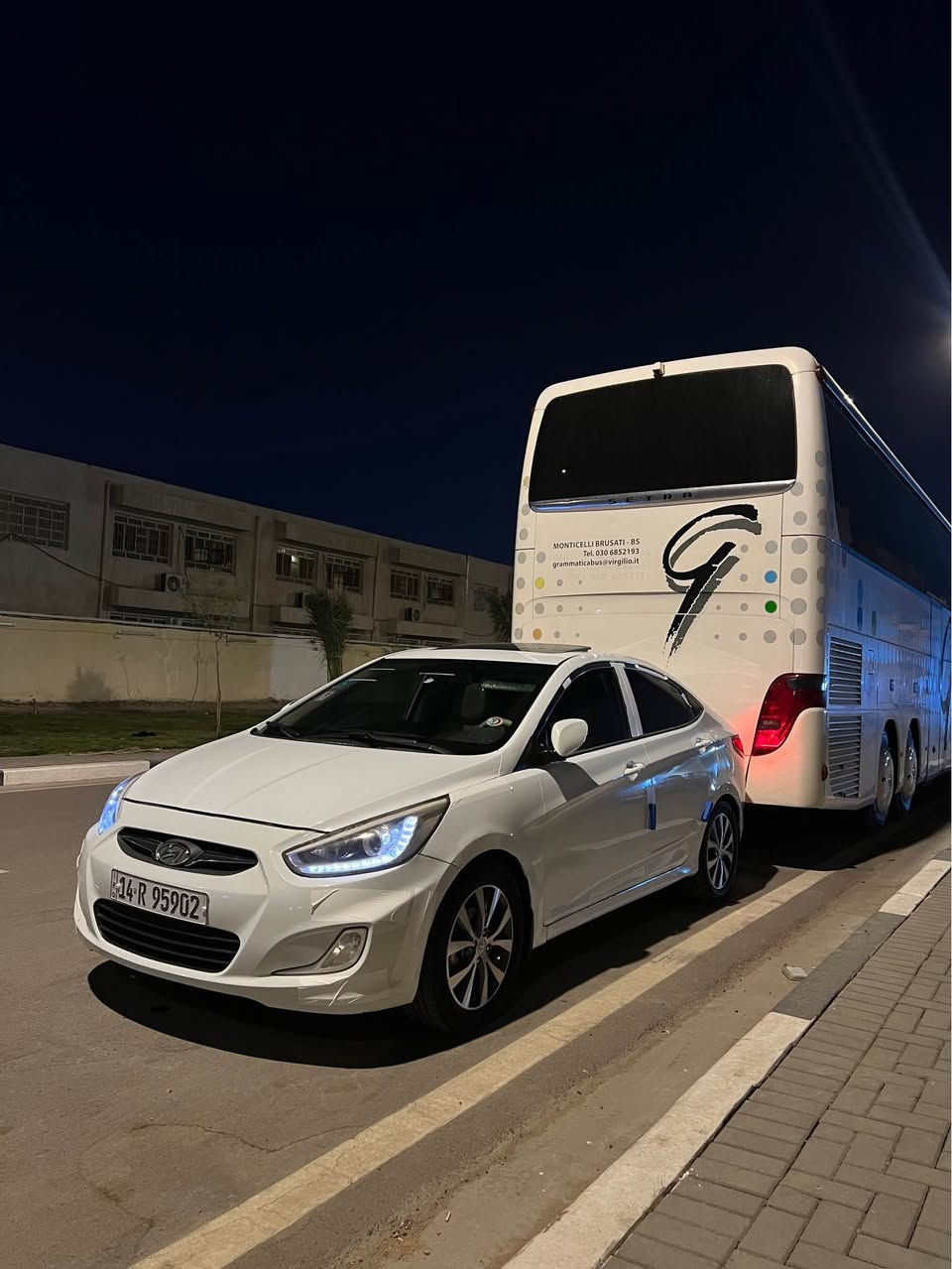 ﮼سلام،عليكم، 
  هونداي اكسنت   1/1 بـلو 
كفاله ضربه وتبديل عدة صبغ شبر بل باب الخلفي جوة 
مديل 2015 وارد خليجي ماشيه
 70كيلو متر  استعمال شخصي  
السعر 108 وبيه مجال 
مكينة حجم 1600 كفاله كسر كارتون 
رقم بصرة تحويل ثاني يوم سنويه 29
 موصفات 1/1 (+قيادة نضام ايلكو)
شاشه كامرة خلفية +شاير بل مري  
 ويل 17 كروم تخم كمل 
سلايت روف طكتين فتحة 
تحكم جهتين دوخل بيجي وعسلي كشتات مخملية 
تخم تاير جديد  حداديه 100/100 دهن جديد باتري جديد سيرفز جديد كواتم مكفولة 
السيارة نضيفه وجهزة من كلشي يعني اي نقص مابية الستفسار ***********
العنوان بصرة دور المحاربين قبل ملعب البلديات بشارع البصرة, العراق
