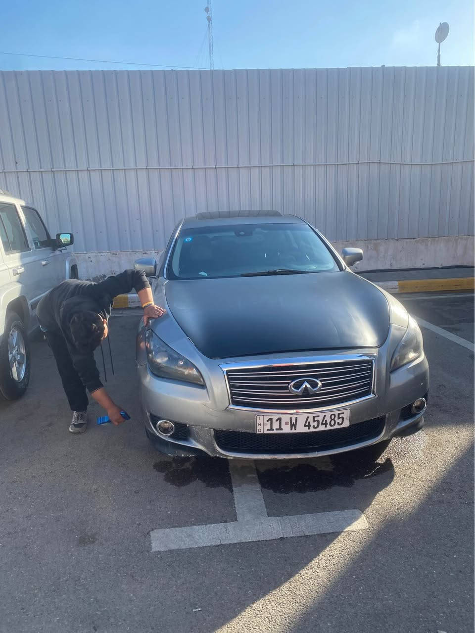 السلام عليكم 
انفنتي ام٣٧
موديل٢٠١٣
السيارة مصبوغة عام اثر جراد ويراد الة بولش 
 تحكم ستيرن
كشنات امامي تدفئة وتبريد
ستيرن تدفئة
شاشة أندرويد 
ويل مال z هاذ سعرة ١٠ اوراق 
مغلفة قمارة وبنيد اسودّ للجمالية 
٤ وضعيات قيادة
خزن ميموري ٢ وضعيات للكشن
سلايت 
٦ سلندر 
٣٧٠٠ مكينة
داخل مدوشم جديد 
لون نفطي 
ماشية١٣٠ 
حادثة قبق الجنطة واالجاملغ الخلفي جة السايق 
هزة جديدة
السعر١٠٥ 
رقمي*********** بغداد, العراق
