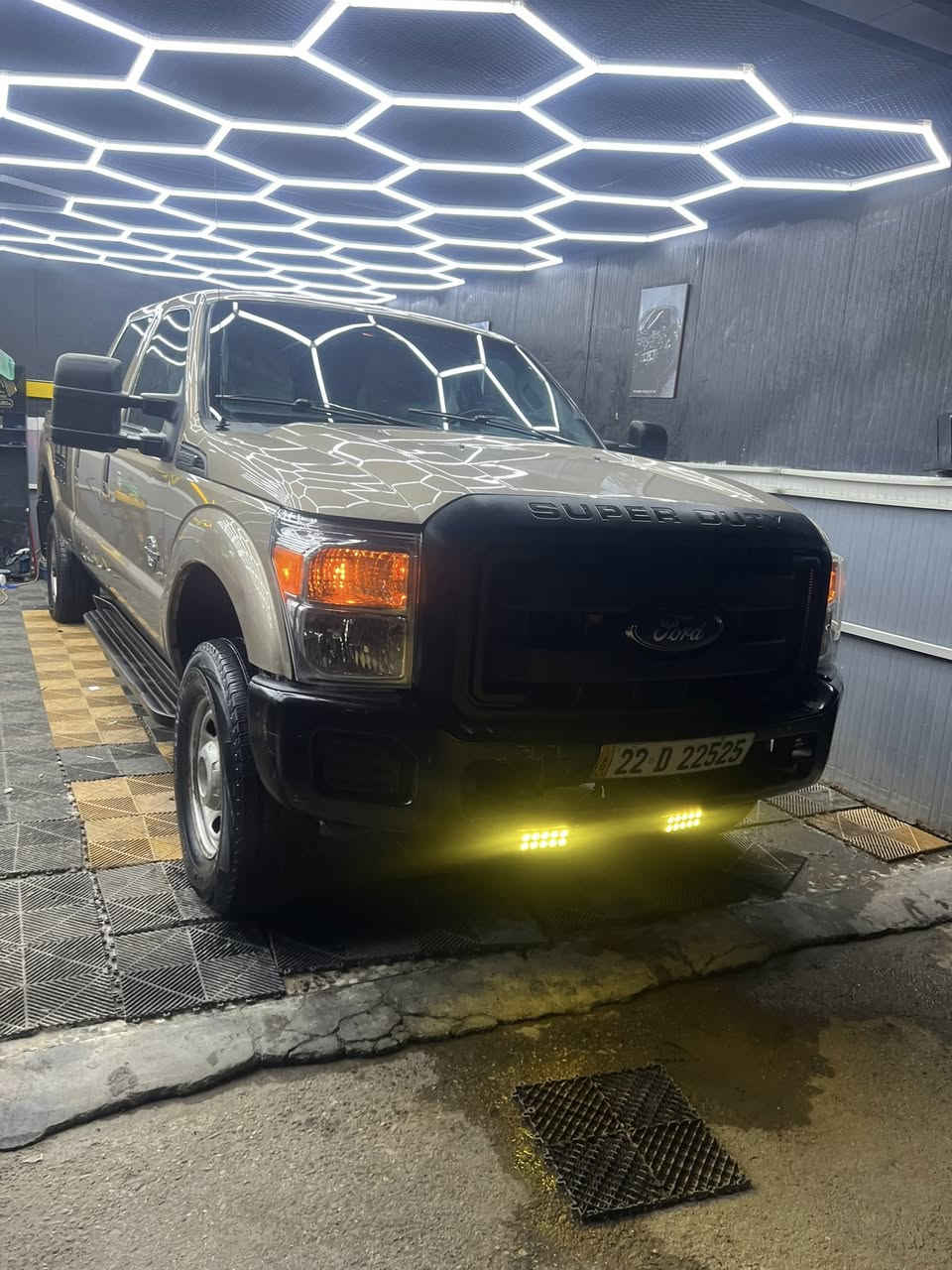 السلام عليكم فورد F350 2012 للبيع محرك بانزين كل نقص مابيها جاهزه من كل النواحي مكان السياره بغداد رقم اربيل بأسمي تحويل ثاني يوم السعر 130 ، للأستفسار/ ***********
