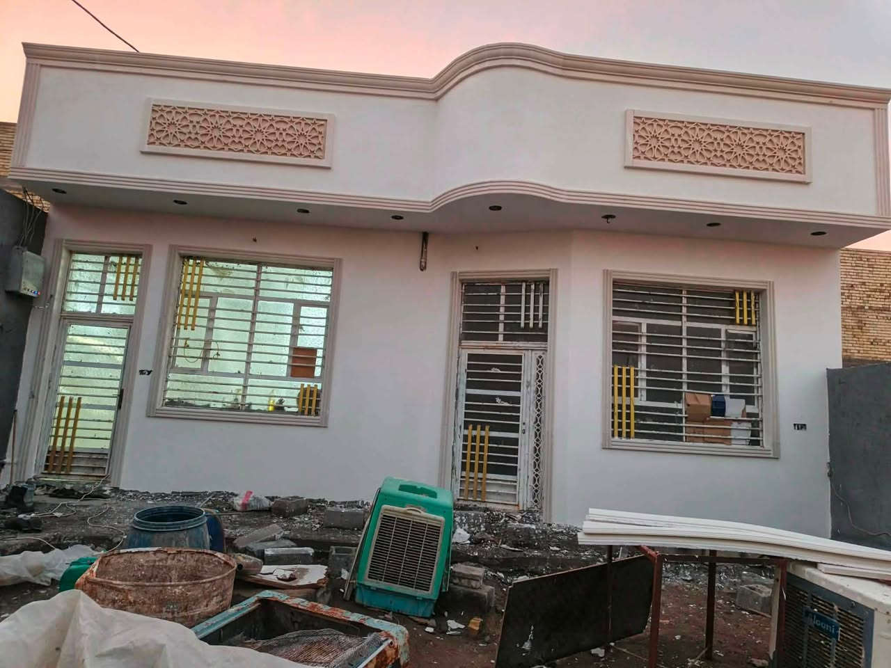 سلام عليكم
كادر متكون من اربع خلفات
نشتغل جص بورك 
لبخ خشن ناعم طلس ونثر الواجهيات 
نشتغل بغداد  رقم ***********
نشتغل ع المتر
