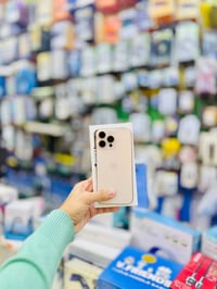 آيفون ١٦ برو ماكس • ٢٥٦ • البطاريه ٩٠%