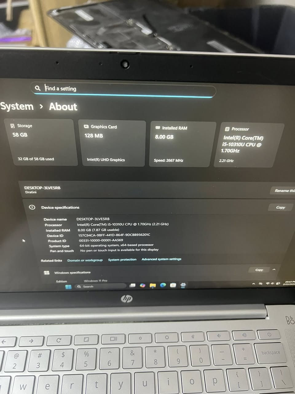 السلام عليكم لابتوب 
بيع فقط 
جيل عاشر حديث السعر فقط ١٥٠ الف 
13.5 FHD display 
Core i5 1065U
Ram 8 GB
HARD 64 SSD اكو هم مكان ميموري 
كرت شاشة Intel UHD 
WINDOWS 11 pro 
السعر فقط ١٥٠ الف. بسعر لابتوب جيل ٣ 
مع شاحنه اصليه اج بي
