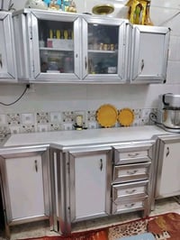 كاونتر البيع فقط الشراي  اخو جديد محافظه عل نضافته  قوي ثقيل  07741307...
