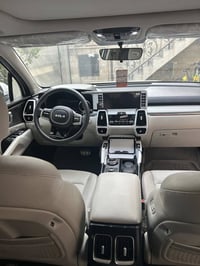 سورنتو ٢٠٢٣ ماشيه ٣٦ الف مكفوله كفاله عامه  اربع كامرات فور ويل فول وا...