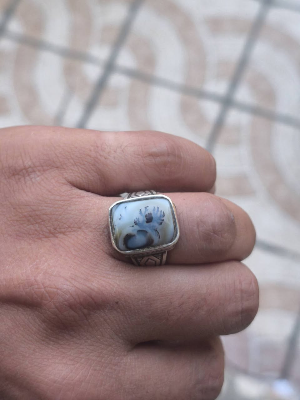 السلام عليكم 
عقيق يماني مصور قياس الخاتم ٢٥ بيع فقط 
مكاني بغداد


**إذا كنت صاحب هذا الإعلان وتريد حذفه لأي سبب، رجاءا أرسل رسالة إلى الدعم الفني**