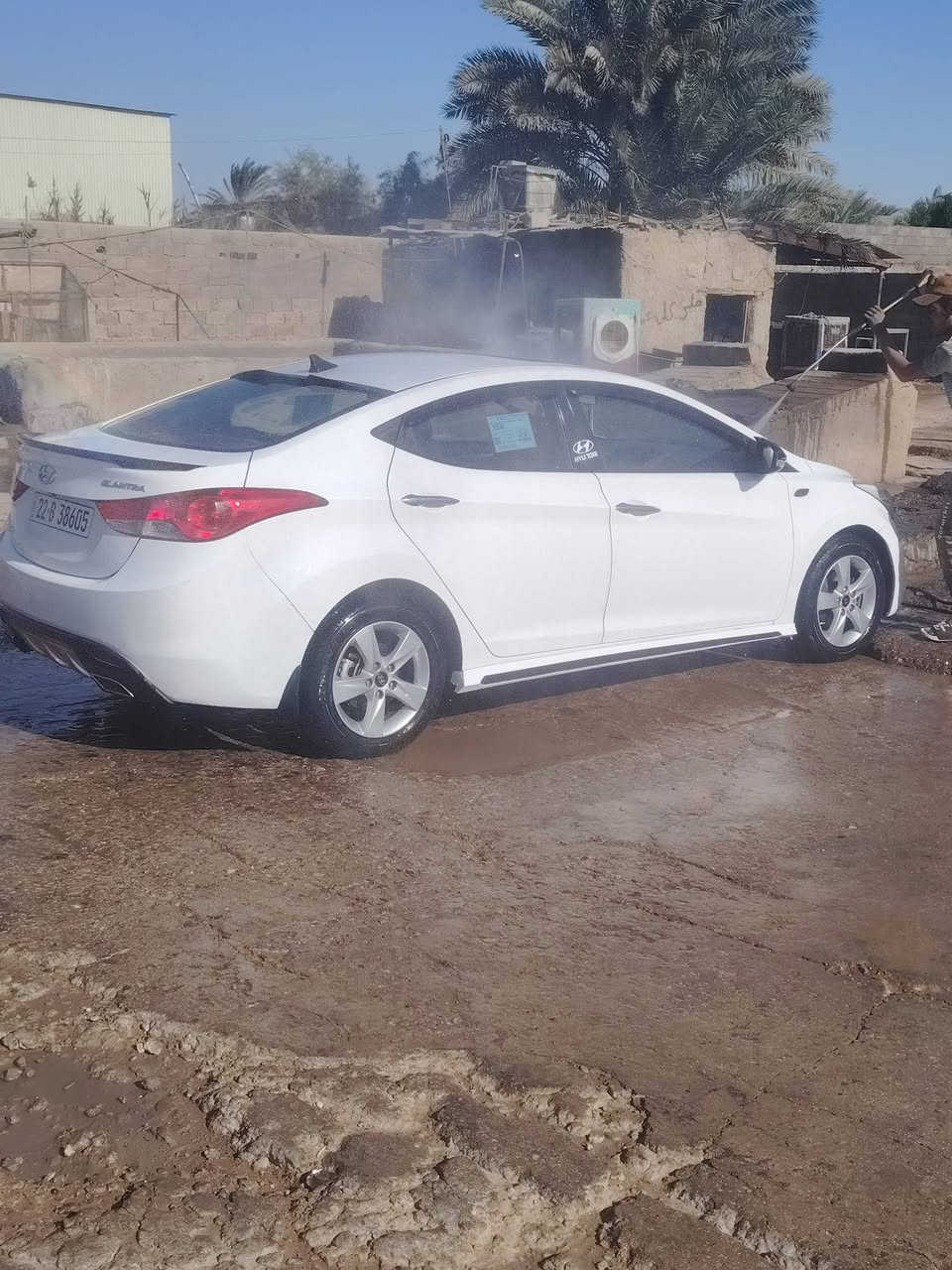 السلام عليكم الانترا مضلع خليجي ١٤ فول ماعدا البصمه السياره جديده بشكل حتا اسبيرها ما نازل الداخل جلد. بيها رش صبغ اي معجون ماكو شرط٣ قطع رش أثر شخط بابين ونص الجاملغ  كير محرك شرط لا تبخير ولا صوت تبريد ثلج رقم اربيل السعر ١١٥ وبيها مجال باسمي للاستفسار الاتصال على ***********
