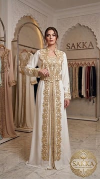 قفطان • ياقة ملكية • ٦ ألوان