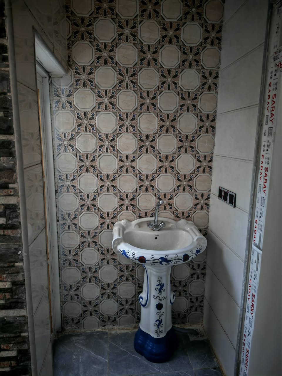 للإيجار مشتمل جديد بناء حديث
#المساحة ١٠٠ متر
#الموقع الاطفاء زراعي دليمات خلف مدرسة شقائق النعمان
#المحتويات طابقين اربع غرف نوم واستقبال ومطبخ حار وبارد ومجموعتين صحية
#للتواصل مع صاحب المنزل 
الاتصال على الرقم
***********
