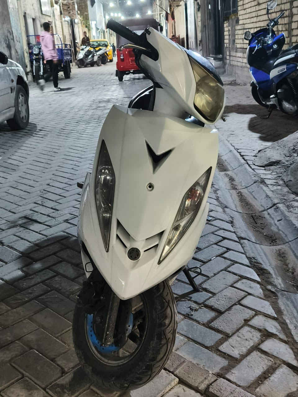 السلام عليكم دراجه جي تي آر لل بيع الدراجه خير من الله و نضيفه صارله ٦ اشهر من نزلته من رمبه الدراجه الصبح نكره الله شاهد مكان مدينة الصدر شارع الفلاح السعر ٩٠٠ وبيه مجال حك الجيه و الدراجه نقصه بس جامه مال بكلايت الخلفي بس وهاهيه وإذا تريد جيب فيتر وياك و تعال  الرقم ***********
