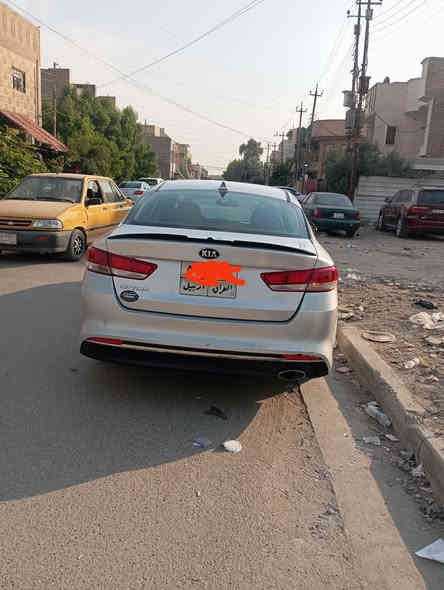 السلام عليكم
كيا أوبتما وارد امريكي 
حادثه بابتين بارد سايق وره سايق 
صفحه كلير+بنيد كلير بدون معجون سياره جديده 
ماشيه 133الف 
موصفاته 
شاير بل مري
تحكم ستيرن 
كامره دوار 
السعر 120 بيه مجال بسيط

هاتف ***********
