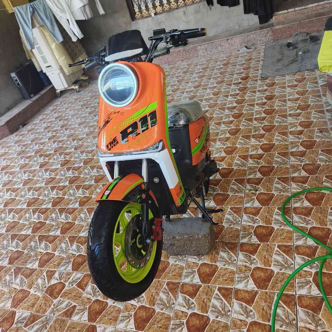 السلام عليك درجه شحن R11 .ملفهه 2000 وخمس بطاريات مكان كوفه ناحيه الحريه  سعر 425 وبيهه مجال استفسار اتصل
***********
