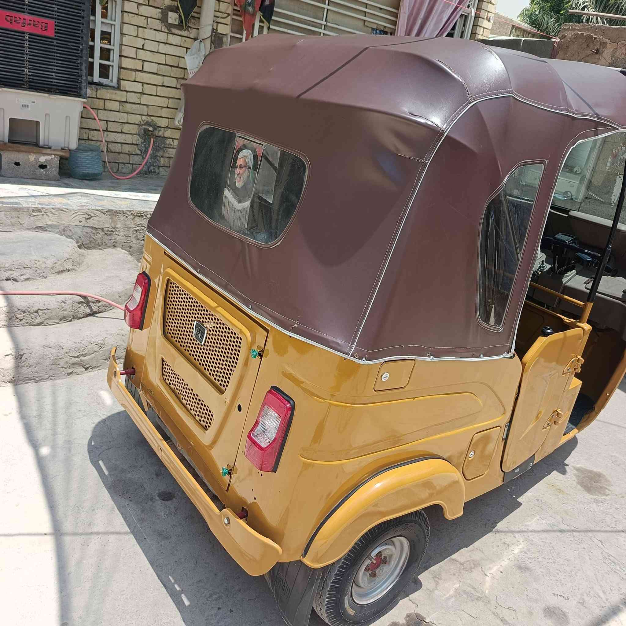 سلام عليكم تكتك موديل2021 مصبوغه عام معامره دؤاس. مكينه مفتوحة السعر7/400وبيه مجال حك الجيه رقم***********عنواني بغداد حي النصر ••ملاحظه مراقم عربي
