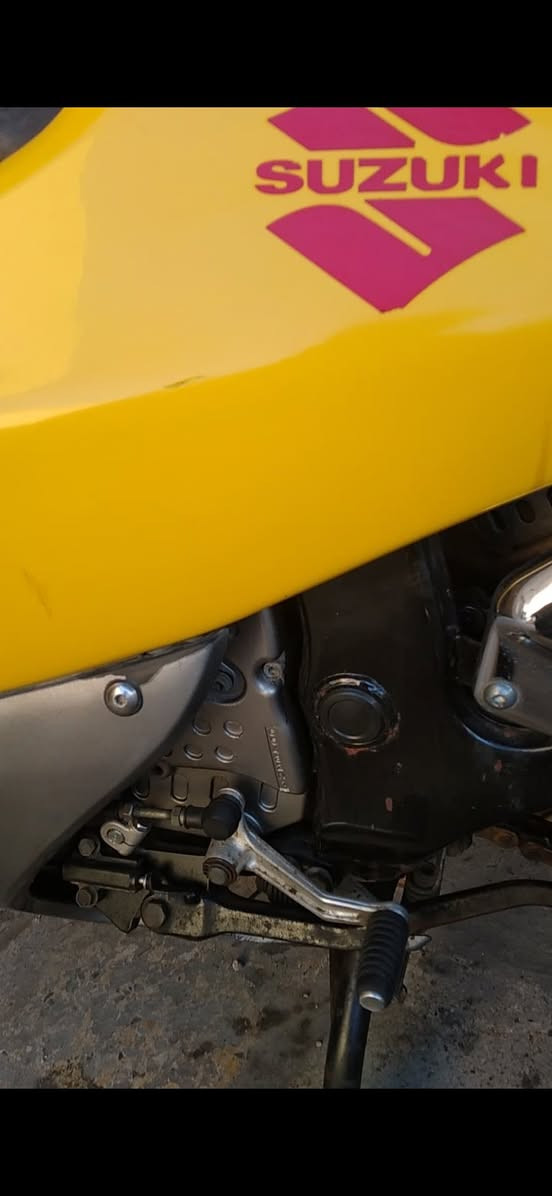 السلام عليكم
دراجه بطح ساسوكي gsxf محرك اربعه سلندر دراجه على وضع الشركه ماشيه 35 الف كلشي شغال دراجه جديده 
السعر 25 ورقه وبيها مجال 
العنوان بغداد الجديده الامين الثانيه
للاتصال ***********
