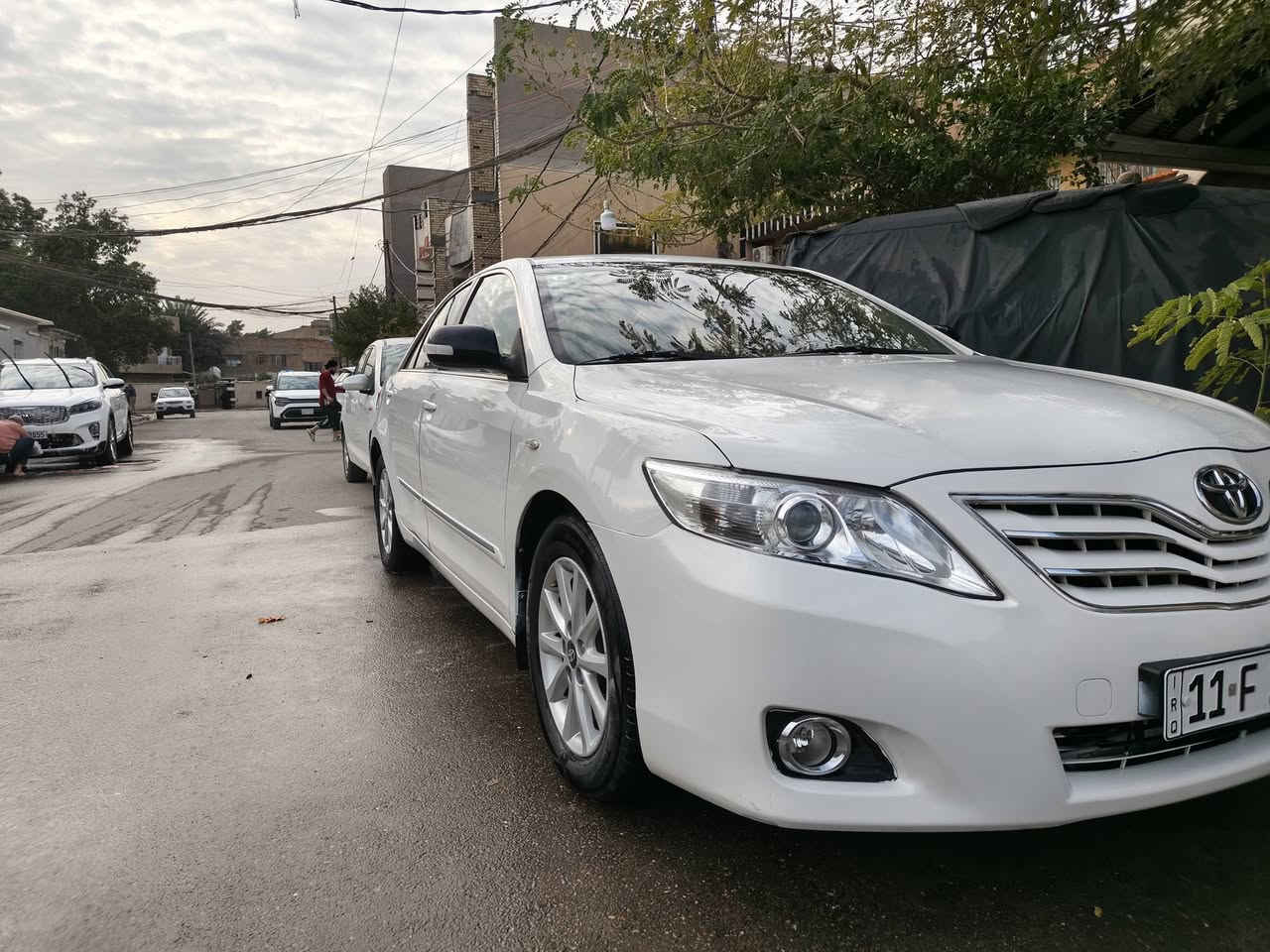 السلام عليكم
كامري 2010 خليجي GLX  اعلى فئه 4 سلندر
كشنات جلد /كشن كهربائي/تحكم ستيرن/بردة خلفية/فتحه/قطعتين تبريد/ومعروفه باقي المواصفات
السيارة عليهة منظومه زنون 
رقم بغداد باسمي
السيارة بيهة جاملغ وربع بنيد مصبوغ السونار مرفق مع الصور
هزة جديدة /تخم تاير جديد
عنواني/بغداد الجديدة الامين الثانيه
السعر 123 وبيهة مجال بسيط
***********
