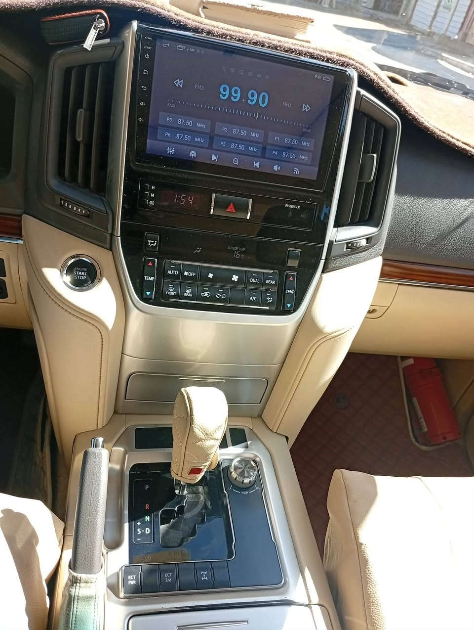 سلام عليكم شباب لاندكروز بريم للبيع موديل 2016 رقم بغداد انكليزي محرك 6 سلندر بسمي سياره مال جناي نظيفه مواصفات فتحه بالقماره دي فيدي مري شفط ثلاجه كراسي كهرباء ارباك عدد 8 سونار مع المنشور بيه قطعه وحده فقط خشم البنيد صبغ وملاوني  سياره ماشيه 161  حقيقي السعر 450 وبيه مجال مكاني بالحله للاتصال ***********
