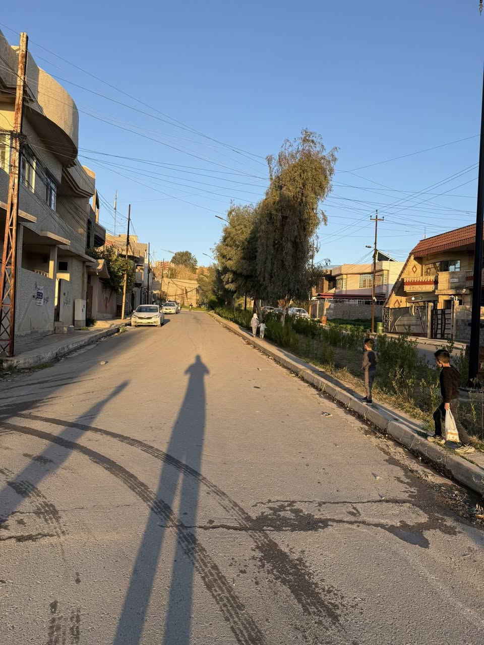 � #عروض #مكتب #دانيه# للعقارت🏡
📍 الموقع: الموصل – [حي-العربي]

سايدين-مطعم-بيس-جكن-ثني بيت علئ سايدين

📐 --المساحة: [140متر- واجهة-14-10]

🛏️ عدد الغرف: [3- غرف- نوم-طابقين]

🛁 عدد الحمامات: [2-حمام ]

🍽️ مطبخ + صالة + كراج + سطح 

✅ صنف اللعقار -سند-طابو-زهور

💸 السعر: [ يُذكر عند التواصل / او الاتصال ]

📞 للاستفسار والمعاينة اتصلوا بنا على الأرقام التالية:*********** اسيا

*********** كورك

📍 موقع المكتب سايدن التعليم العالي 

📍 الموصل – وقرب  مجمع الغزل

✨يرجه -متابعه -الصفحه-الصلكم-كل- مهواجديد

📌 نستقبل كافة العروضات داخل أحياء الموصل 

#عقارات_الموصل #دار_للبيع #الموصل #بيت_للبيع #مكتب_دانيه # للعقار   #فرصة_عقارية #الموصل
