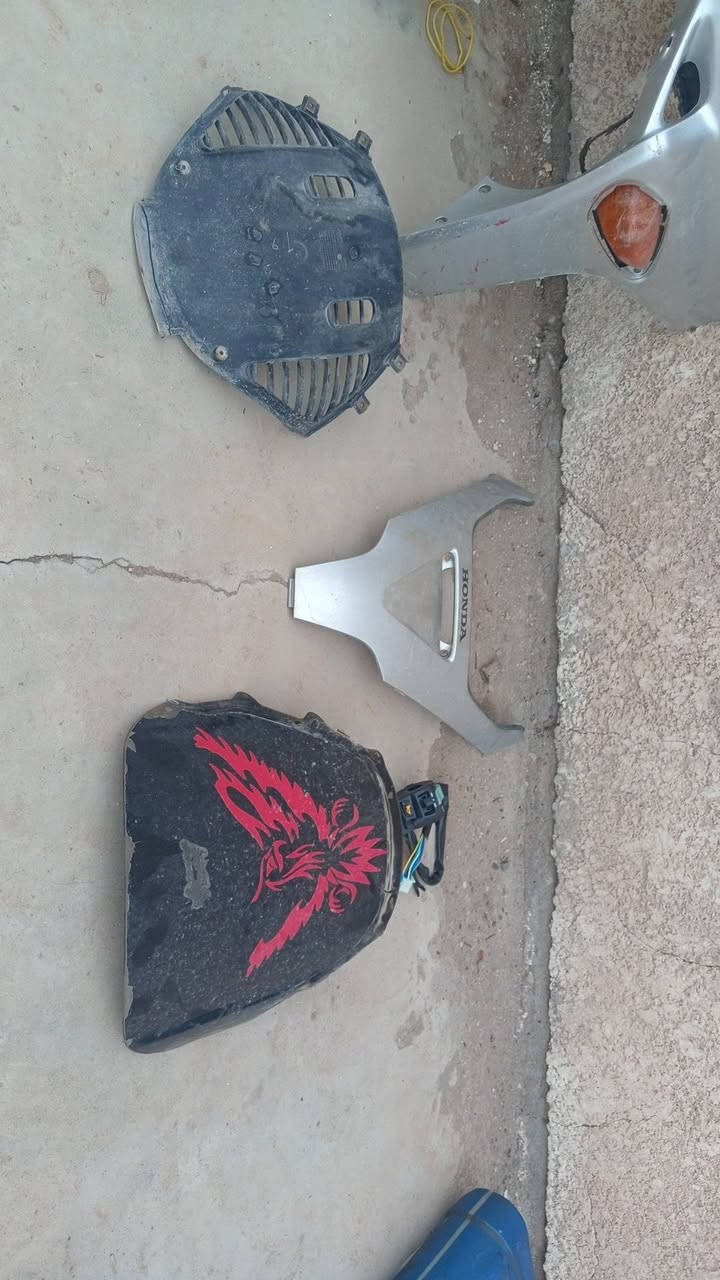 السلام عليكم ورحمة الله وبركاته مرة خصة الأدمن دراجة نارية فورزا 06 كاملة شغالة كفراتهه كاملة نقص الترايش الجوه مكاني بغداد جسر ديالى الجديد الاستفسار على هذا الرقم *********** او المراسلة عبر الخاص
