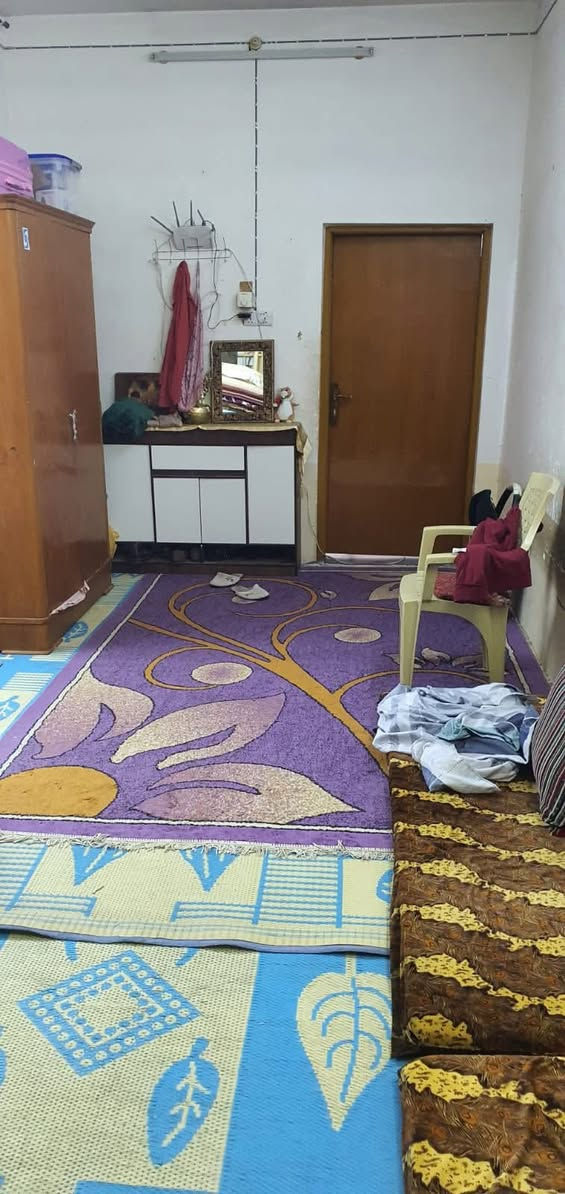 بيت 100 متر حي الجامعة منطقة 28 شارع 10 
البيت بناء شيلمان طابقين
الطابق الاول مطبخ وصالة وغرفة نوم وحمام داخلي وتواليت خارجي
الطابق الثاني غرفتين وحدة صغيرة ووحدة كبيرة وصالة ويوجد حمام وتواليت ملغيات  
للبيع او مراوس بعرصة او بيت مساحة اكبر في ميسان او مجمع البوابة او طيبة  
سعر البيت 150 مليون وبية مجال بسيط 
رقم الدار 28557
بيع مباشر من صاحب الدار
*********** ابو حيدر
