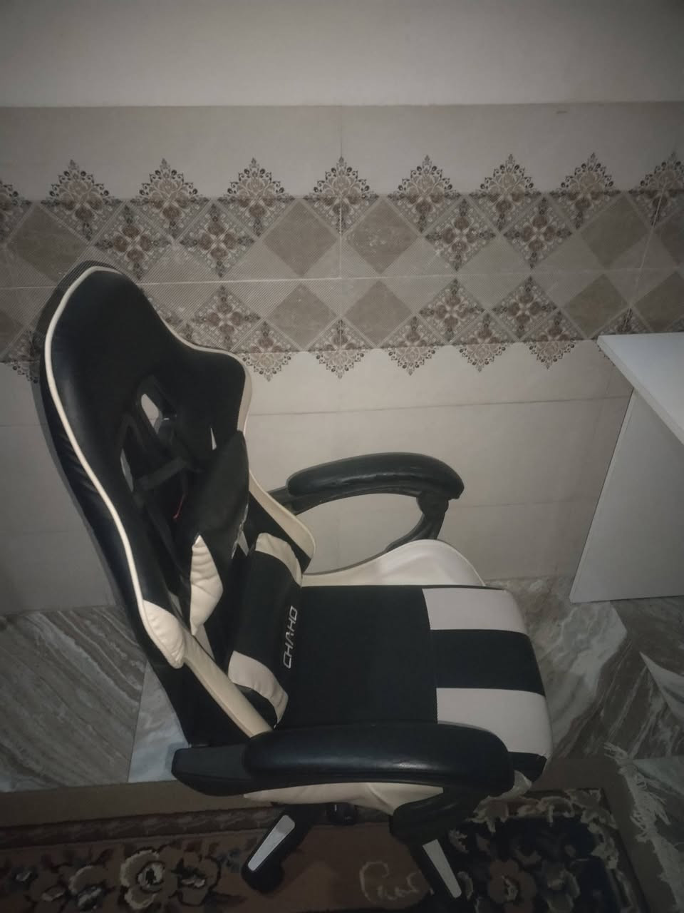 السلام عليكم غراض استغدام قليل جدا
ميز 
طول 140
العرض 60 
سعر 75
سماعات 
سعر 65
كرسي 
سعر 70
عاكسه 
سعر 150 استغدام يوم واحد فقط 

للتواصل ***********
