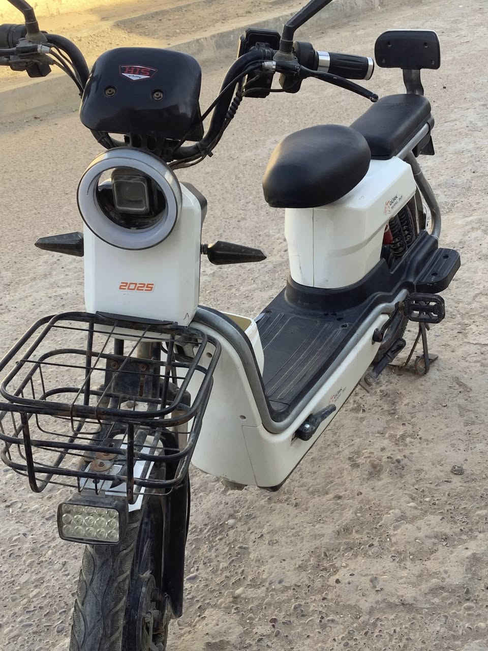 موطور للبيع  حجم ٢٤
بطاريات فول  
السعر خاص


**إذا كنت صاحب هذا الإعلان وتريد حذفه لأي سبب، رجاءا أرسل رسالة إلى الدعم الفني**