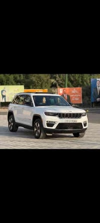 جيب لاريدو للبيع سعر ٣١٠. رقم الهاتف ٠٧٨٥٧٦٧٩٥١٩