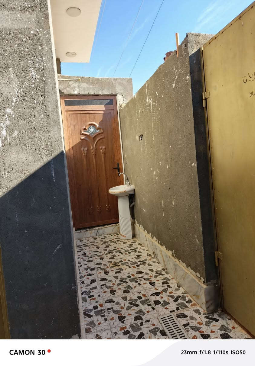 دار زراعي سند للبيع مساحته 135
مكانه اول ماتصعد سده الدفاس بلبدايه بناء جديد 
سعره 110وبي مجال للاستفسار اكثر***********
