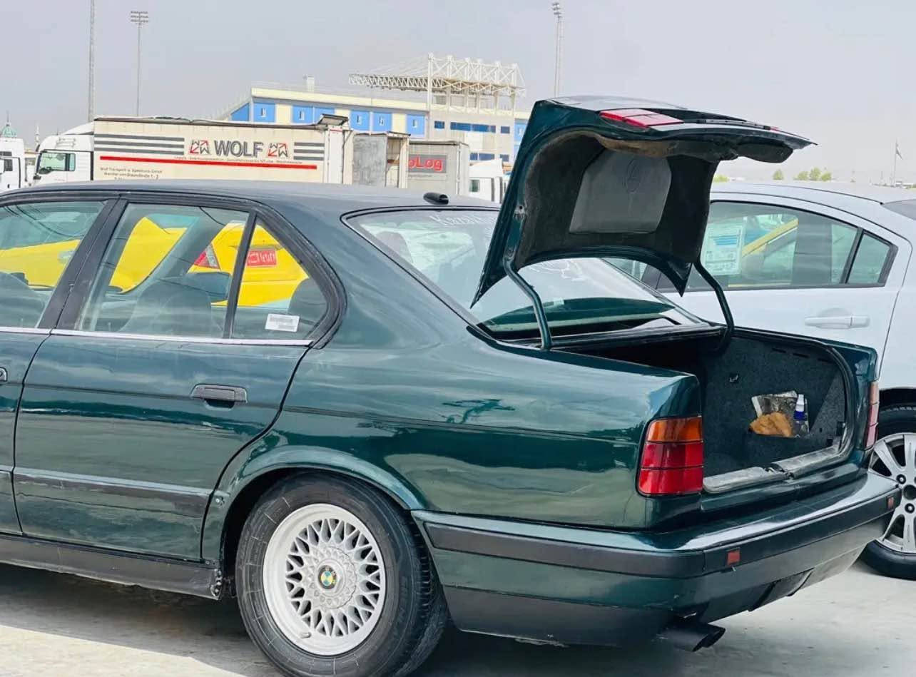 سڵاوی خواتان لێبێت 👋🏽
بیئێم 1992 ئاڕم پلاستیک هەولێر 💯
سەیارەکە نمونەیە لە جوانیو پاکی زۆر لە ڕەسمەکان جوانترە
مەکینە 525 کەپس گێڕ عادی + گێڕ مەکینە بەشەرتی فەحس 
مەکینەی هەڵم دەمیشی نییە زۆر زۆر پاکە سەیارەکە
کارەبایی + ئەکسڵ + تاخم پێشو دوا + عەینەو کلاچ هەمووی بەشەرت
ئاڕم پلاستیک ئاڕم و ئەوەلیات و ڕەقەم شاسی هەموی بەشەرت 
سەیارەکە دینار مەسروف لە گیانیا نییە کامل مەسروف کراوە
ماشاءالله ئەڵەی ئاوێنەیە زۆر لە ڕەسمەکان جوانترە
هیچ لێدراوێکی نییە + قەترە ڕزیووی نییە ماشاءالله زۆر مەزبوتە
شوێن ~ کەلار 📍
نرخی ~ 33 گەڵا و مەجال 💵💸
ژم ***********
هەردو ڕەقەمە ئەسڵێکانیشی ماوە 
ئادمین🤍 كالار, السليمانية
