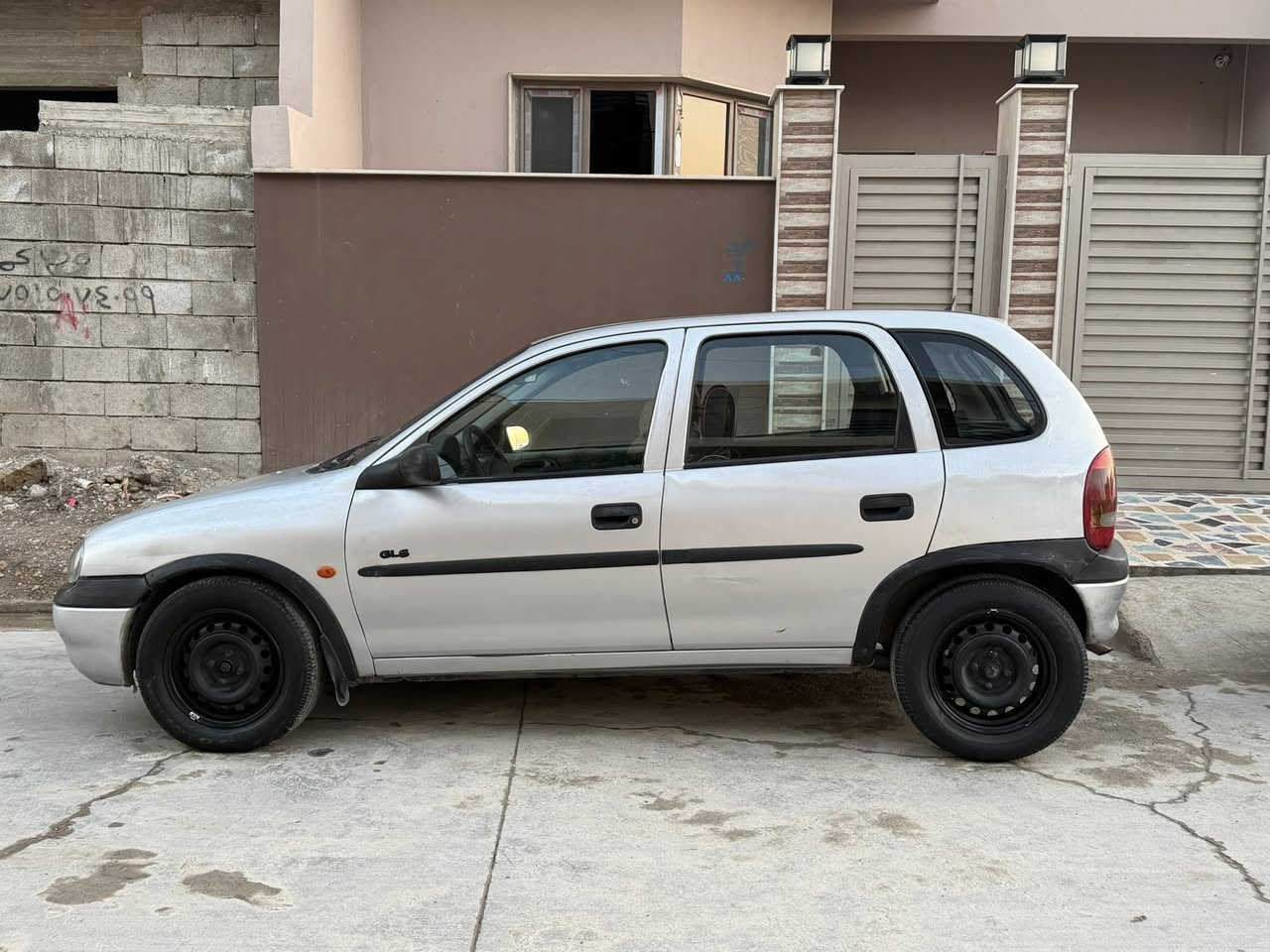 السلام عليكم 👋
للبيع أوبل _ فيتا موديل 1998
كير اوتو  مكينه وكير شرط✅
للاتصال/***********
