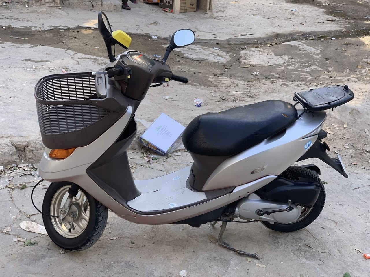 السلام عليكم ماطور ابو السله للبيع النضافه كدامك الماطور مو مفتوح وشرط عل فحص افحص وخذ ادراجه ماناقصه غير بس واير كيلو متر والباقي كله شغال الدراجه مثل ماتعرفون اذا اداريهه ماتعطل الدراجه خدميه سرعه60 الدراجه رزنه بل شارع ونضيفه كابريته جديديه وتخم تاير ومرتبه مثل ماتشوفون رايدهه ب600للتواصل على الرقم***********مكان سامراء
