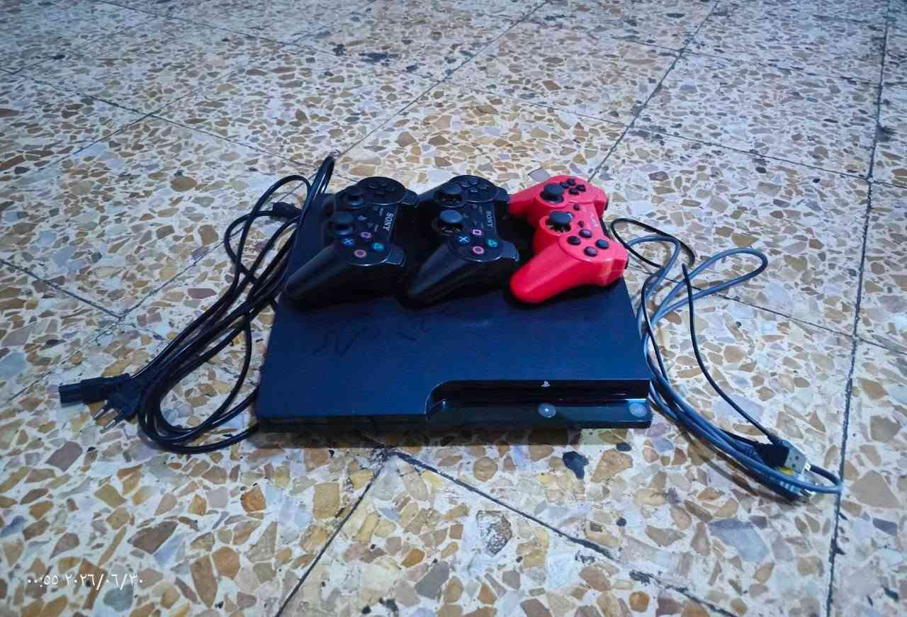 بلي 3 كامل ملحقات +اثنين شاحن لليده+3يدات تحكم +بيه كم لعبه مثل بيس26 و GTA و كولف ديوتي السعر 100الف قفل مكان نجف حي ميسان تواصل واتساب *********** ماعندي توصيل
