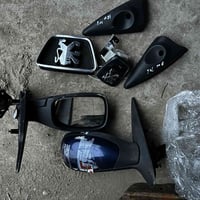 مرايات مع قبقاتهن • دكمه صندوك • توصيل