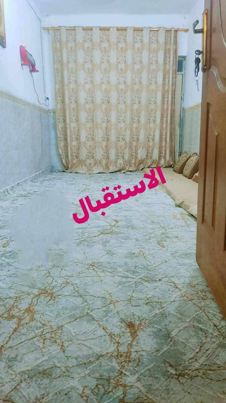 {{ }
دار للايجار 120 م ،،،، سعر الايجار 250 الف 
 يتكون من غرفه +صاله +استقبال +صحيات 2+ مطبخ 
عنوان الدار /النجف /براكيه/شارع المطار القديم قرب 
(المجمع الطبي الكوثر الخيري ).. للاستفسار *********** مكتب م/
امانه كلوله من طرف المروجه زينب للعقار
