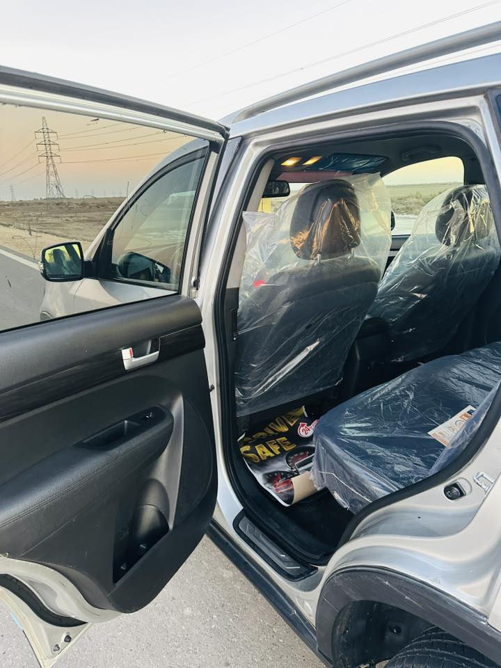 السلام عليكم ورحمة الله 
سورنتو للبيع 2013 گااز
ادوات ادوات ادوات 
متوم طبق الاصل 
ارقام شمالي وسنويه 
وكاله بسم المشتري 
كصه جنطه 
دخول جديد
مكينه 4 سلندر كاز
سوبر جارج 
فوول مواصفات 
بصمه تشغيل 
بصمة بوب 
شاشه كبيره كامره خلفيه
حساسات خلفيه 
تبريد وتدفئه 
7 راكب 3 قطع تبريد
حداديه فول 
تخم تاير كارتون 
كلشي شغال مابيه اي نقص
السياره كارتون
 جاهزه ع الاخير 
مال جناااي 
السعر 60 ورقه 
وبيه مجال حق الجيه 
المكان ذي قار النصر 
لاتصال ***********
